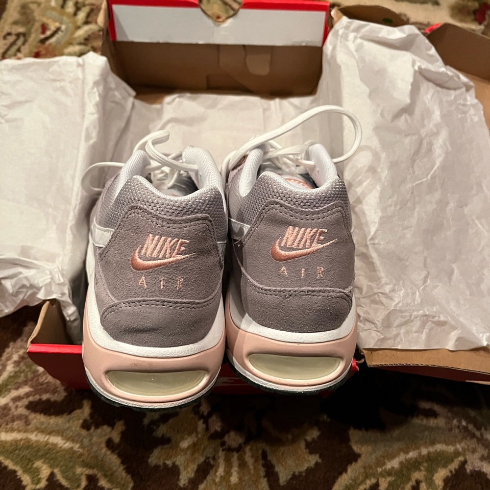Women’s Nike Air Maxx Command - Picture 4 of 5